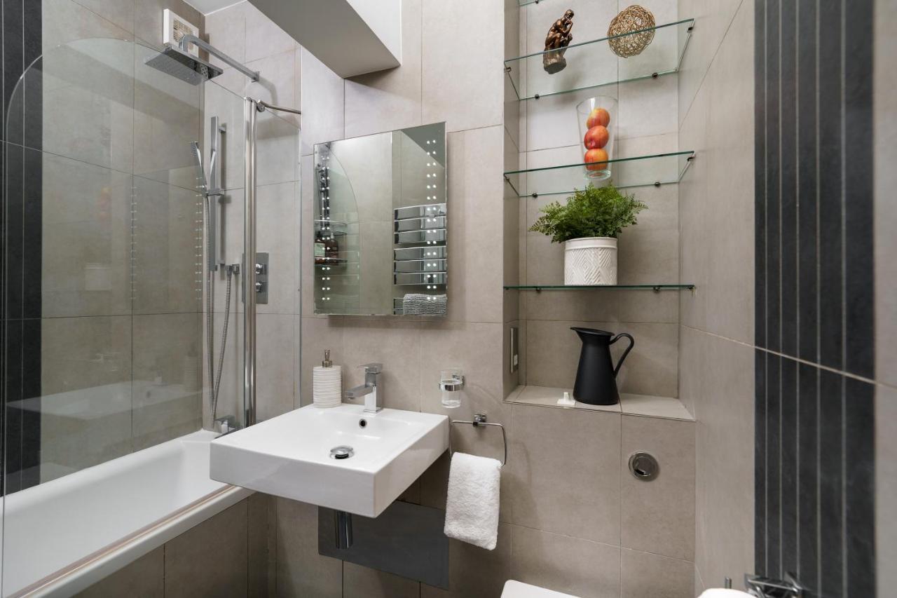 2 Bedr, 3 Beds, 1 Bath Thames, Trafalgar Sq Londen Buitenkant foto