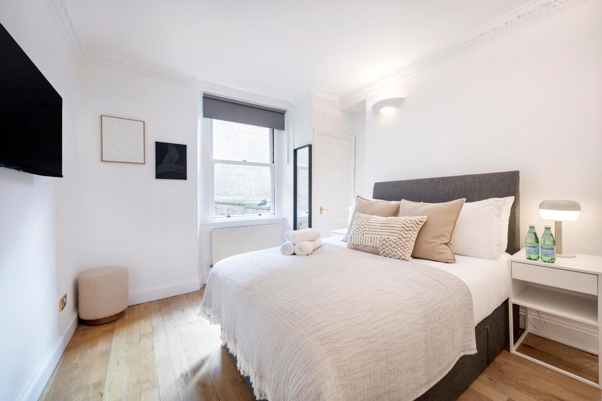 2 Bedr, 3 Beds, 1 Bath Thames, Trafalgar Sq Londen Buitenkant foto