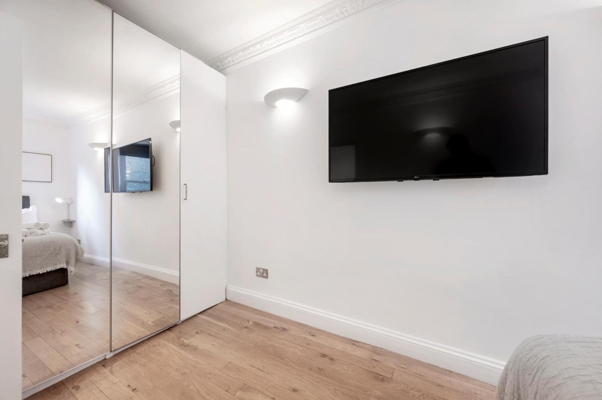 2 Bedr, 3 Beds, 1 Bath Thames, Trafalgar Sq Londen Buitenkant foto