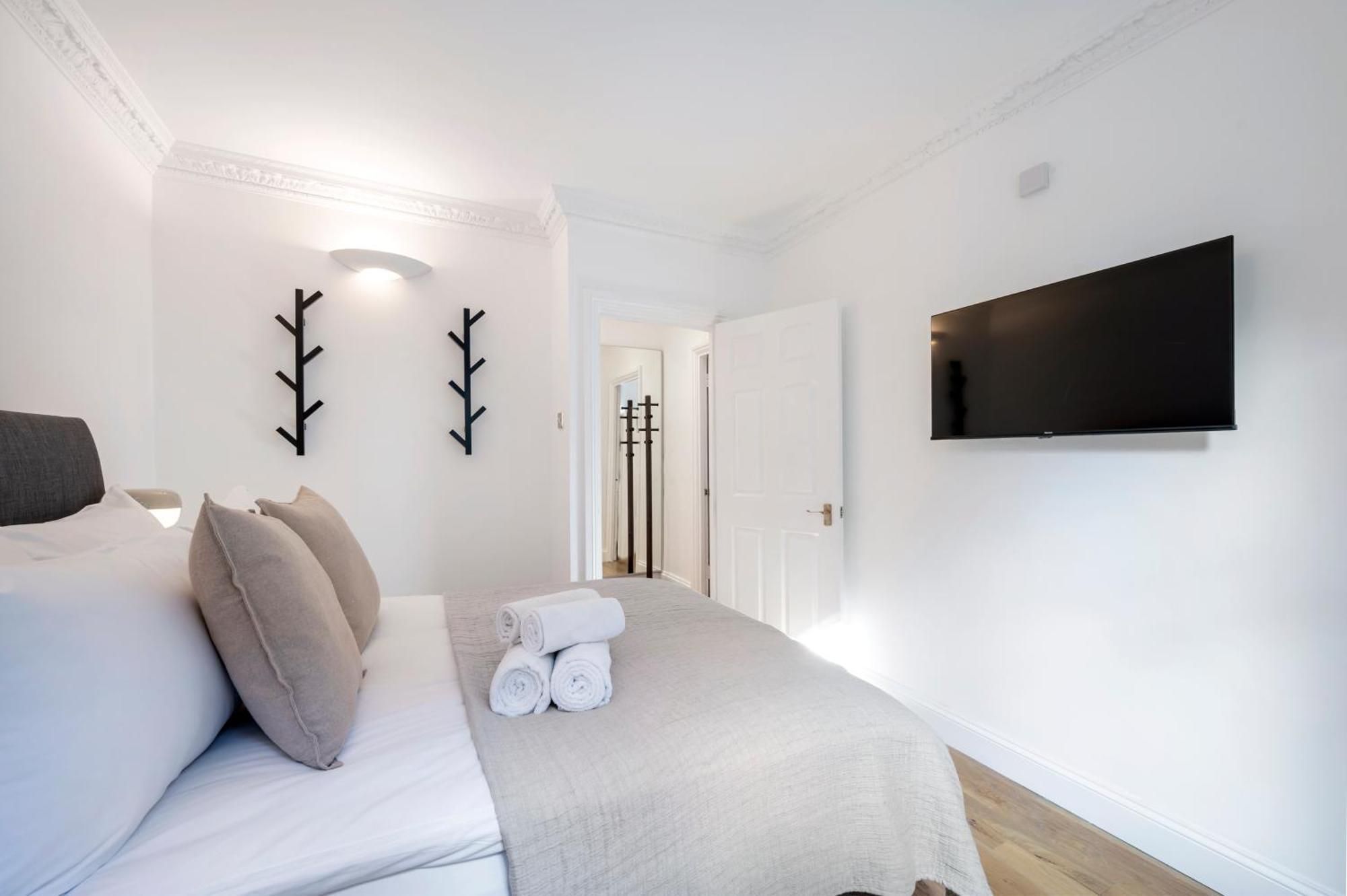 2 Bedr, 3 Beds, 1 Bath Thames, Trafalgar Sq Londen Buitenkant foto